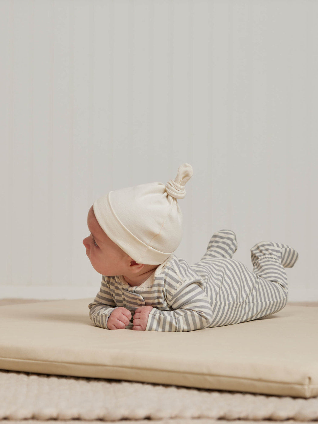 Geknotete Babymütze - Elfenbein
