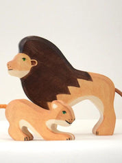 Löwenjunges aus Holz
