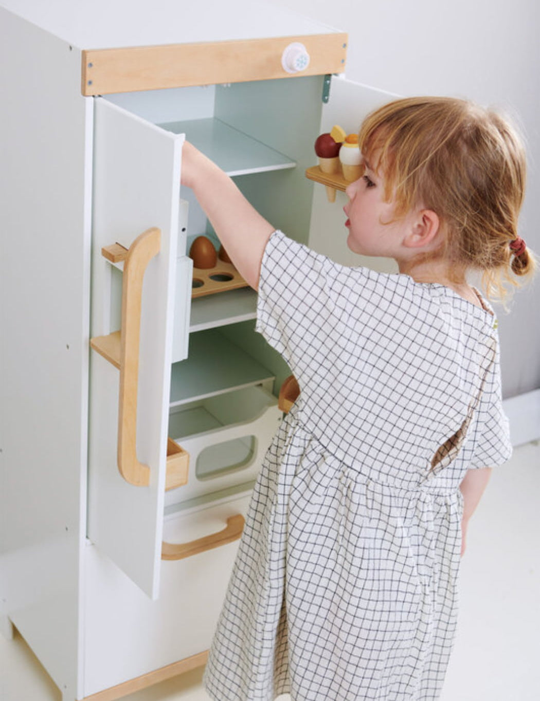 TenderleafplayFridge_6.jpg