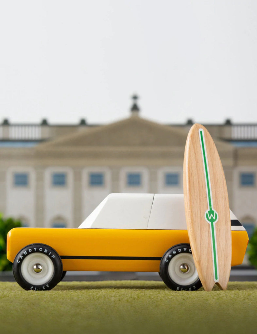 Big Candylab Car - Cotswold Gold